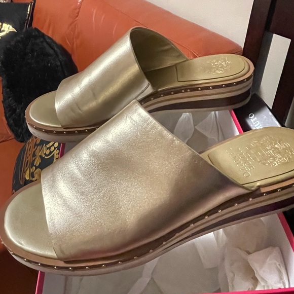 Vince Camuto Leather - Picture 6 of 6